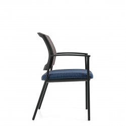 Kompanion | Fauteuil d'invité, dossier en tissu maillé et assise rembourrée