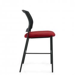 Kompanion | Tabouret de comptoir sans accoudoirs, dossier en tissu mailé et assise rembourée